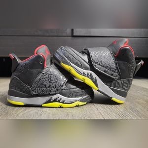 Jordan son of mars "marvin the martian" size 5c